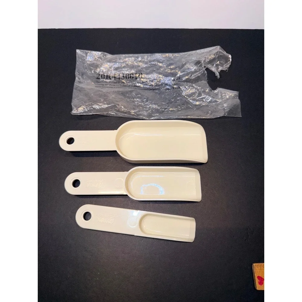 Vintage Pyrex Accessories Almond Plastic Nesting Kitchen Scoops Set of 3 USA